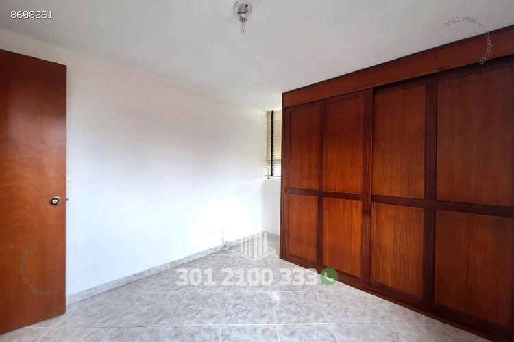 Apartamento de 3 alcobas en arriendo en El Castillo, Medellín, 75 m² · foto 13 de 24