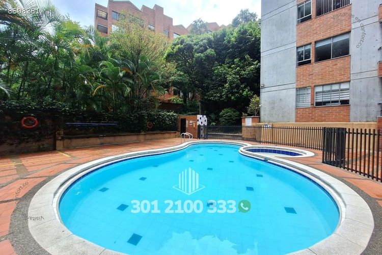 Apartamento de 3 alcobas en arriendo en El Castillo, Medellín, 75 m² · foto 23 de 24