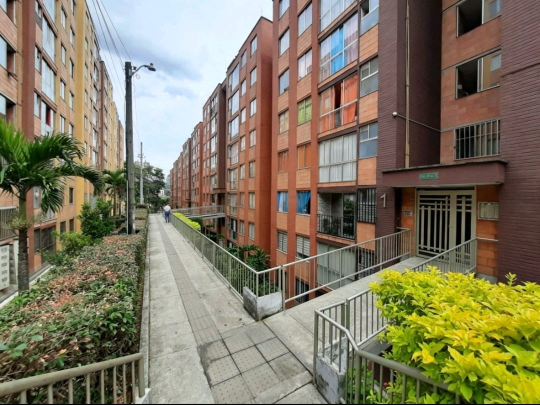 Apartamento en venta en Buenos Aires, Medellín · foto 2 de 12