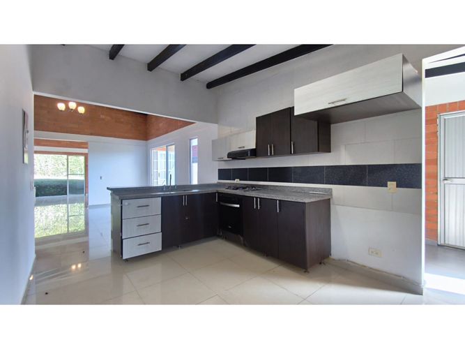 Casa de 4 alcobas en venta en Caimalito, Pereira, 210 m² · foto 12 de 24
