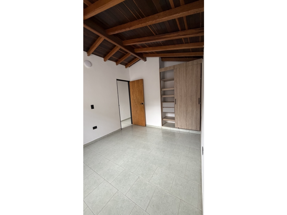 Apartamento en venta en La Milagrosa, Medellín · foto 16 de 21