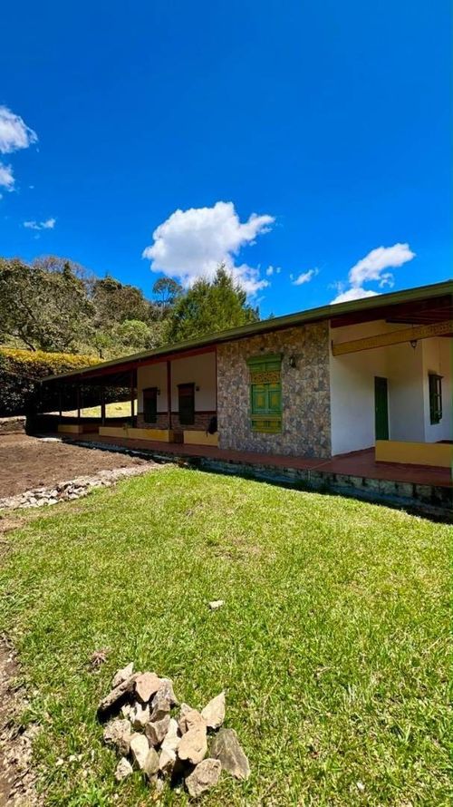 Casa de 5 alcobas en arriendo en La Mosquita, Guarne, 245 m² · foto 14 de 24