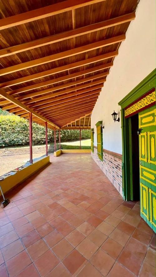 Casa de 5 alcobas en arriendo en La Mosquita, Guarne, 245 m² · foto 17 de 24