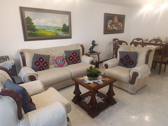 Casa de 4 alcobas en venta en Villa Luz, Bogotá, 270 m² · foto 3 de 22