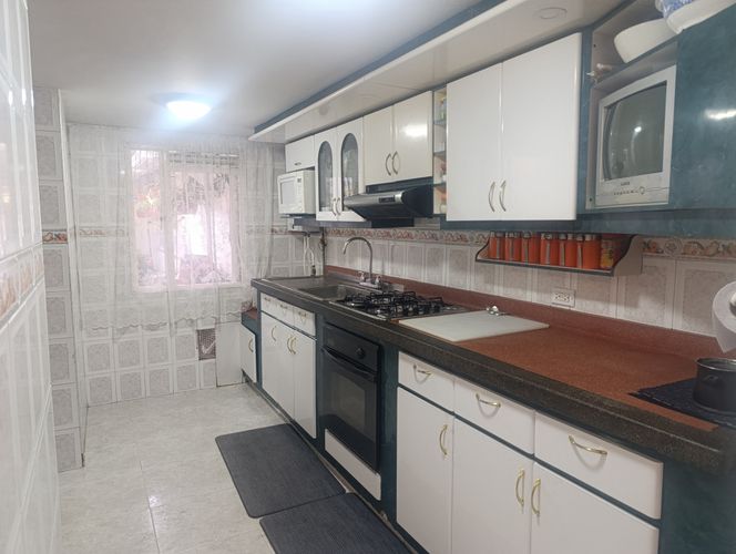 Casa de 4 alcobas en venta en Villa Luz, Bogotá, 270 m² · foto 9 de 22