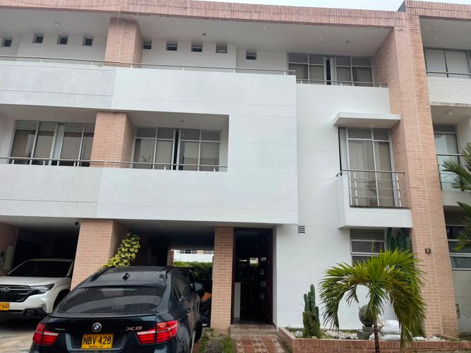 Casa de 4 alcobas en venta en Hacienda Santa Cruz, Ibagué, 267 m² · foto 2 de 22