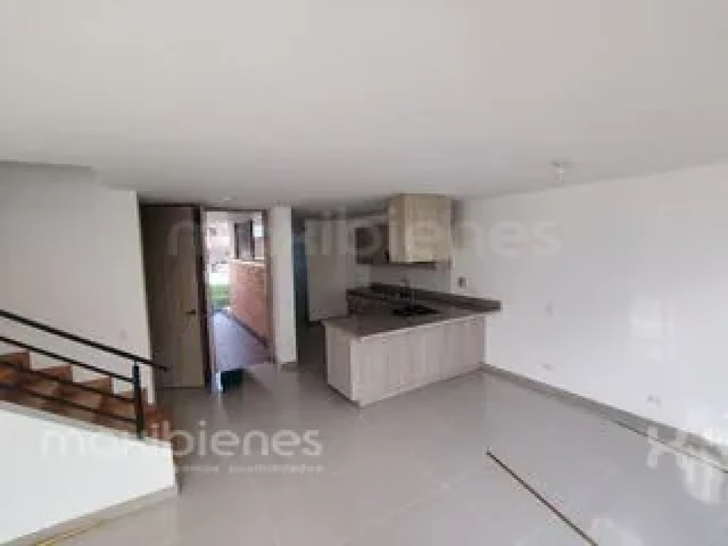 4BR House in Santa Elena (140 m²)