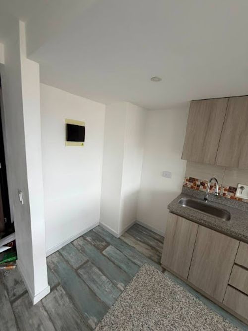 Apartamento de 3 alcobas en arriendo en Rodeo Alto, Medellín, 70 m² · foto 2 de 22