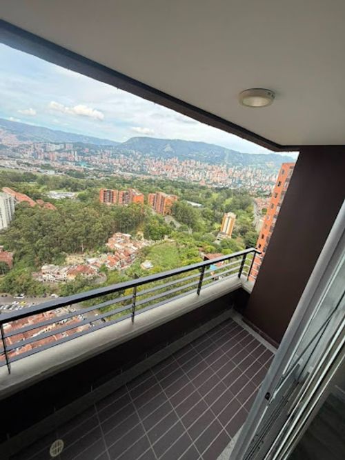 Apartamento de 3 alcobas en arriendo en Rodeo Alto, Medellín, 70 m² · foto 9 de 22