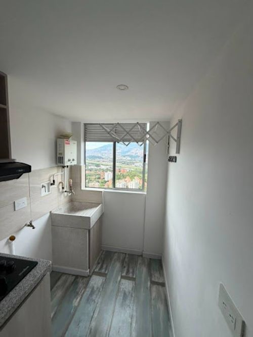 Apartamento de 3 alcobas en arriendo en Rodeo Alto, Medellín, 70 m² · foto 18 de 22