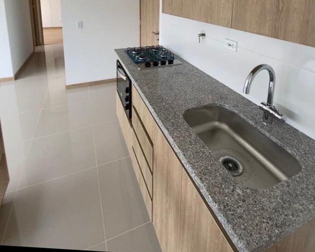 Apartamento de 2 alcobas en venta en Tres Esquinas, Sabaneta, 65 m² · foto 4 de 9