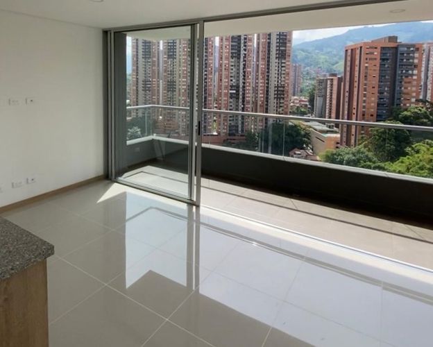 Apartamento de 2 alcobas en venta en Tres Esquinas, Sabaneta, 65 m² · foto 9 de 9