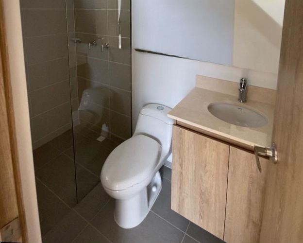 Apartamento de 2 alcobas en venta en Tres Esquinas, Sabaneta, 65 m² · foto 8 de 9