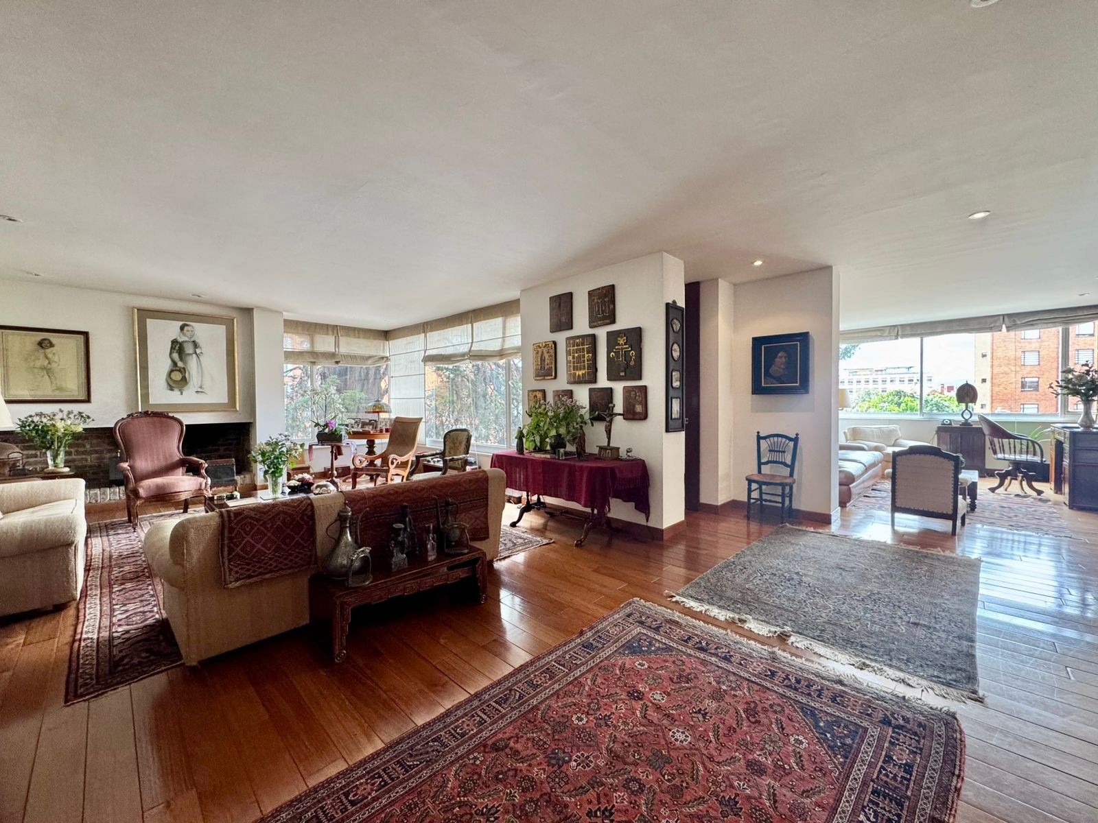 Apartment for rent in Los rosales, Bogotá