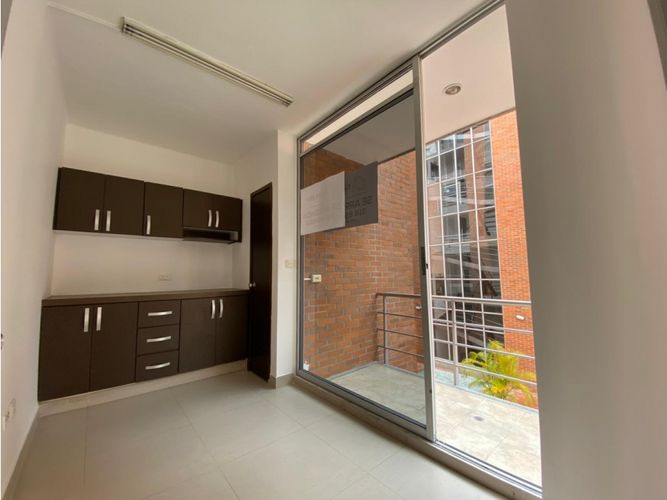 Oficina en arriendo en La Castellana, Armenia, 30 m² · foto 6 de 13