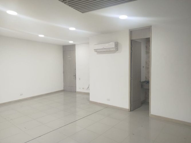 Oficina en venta en El Poblado, Medellín, 58 m² · foto 9 de 10