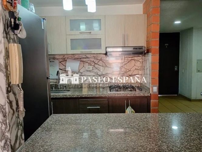 Apartamento de 3 alcobas en venta en Cr. Los Caobos, Girón, 55 m² · foto 2 de 8