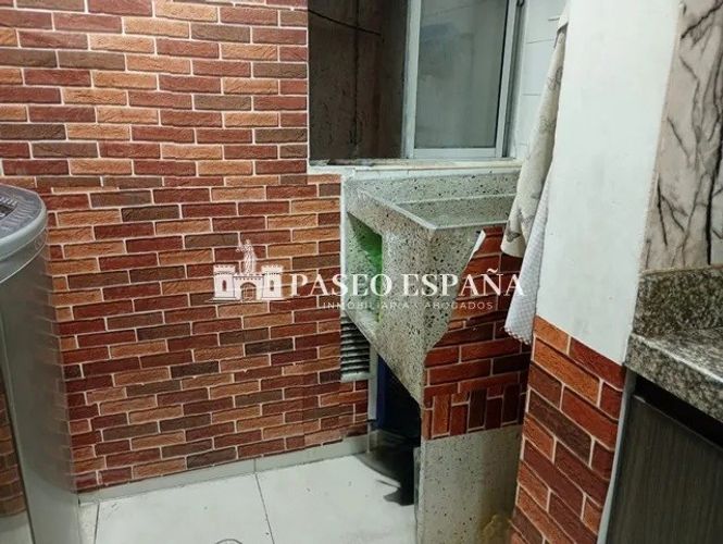 Apartamento de 3 alcobas en venta en Cr. Los Caobos, Girón, 55 m² · foto 3 de 8