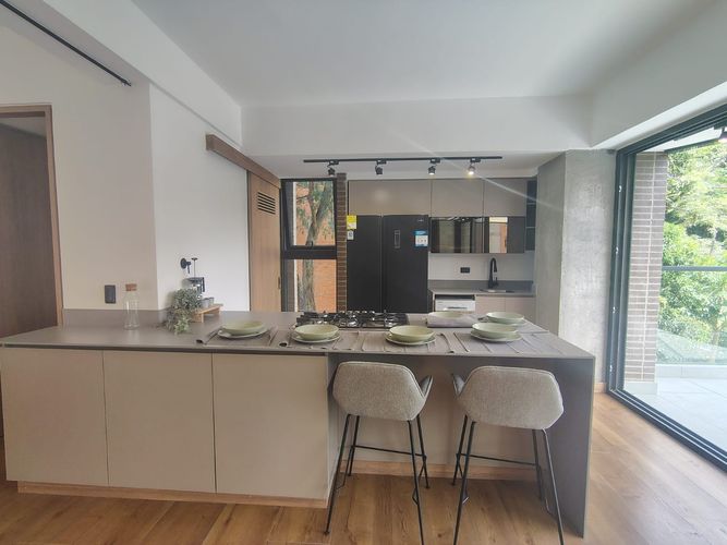 Apartamento de 3 alcobas en venta en El Poblado, Medellín, 150 m² · foto 4 de 19