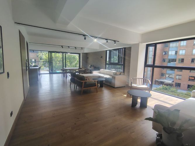 Apartamento de 3 alcobas en venta en El Poblado, Medellín, 150 m² · foto 7 de 19