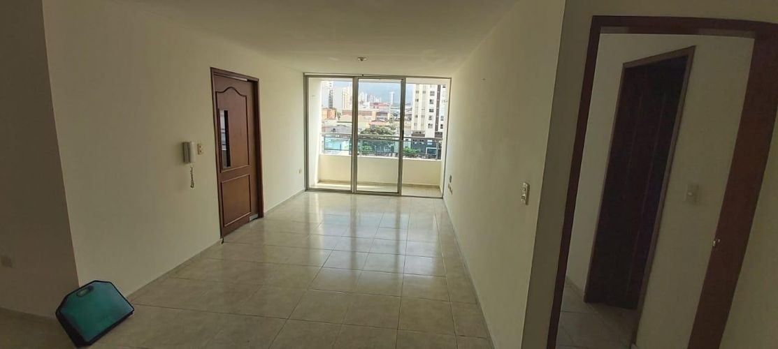 Apartamento de 3 alcobas en venta en Alarcon, Bucaramanga, 74 m² · foto 3 de 16