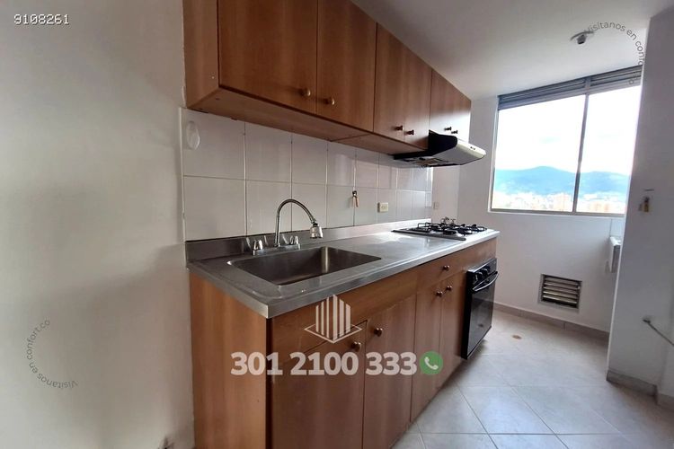 Apartamento de 2 alcobas en arriendo en El Castillo, Medellín, 95 m² · foto 10 de 24