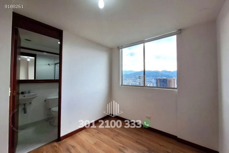 Apartamento de 2 alcobas en arriendo en El Castillo, Medellín, 95 m² · foto 13 de 24