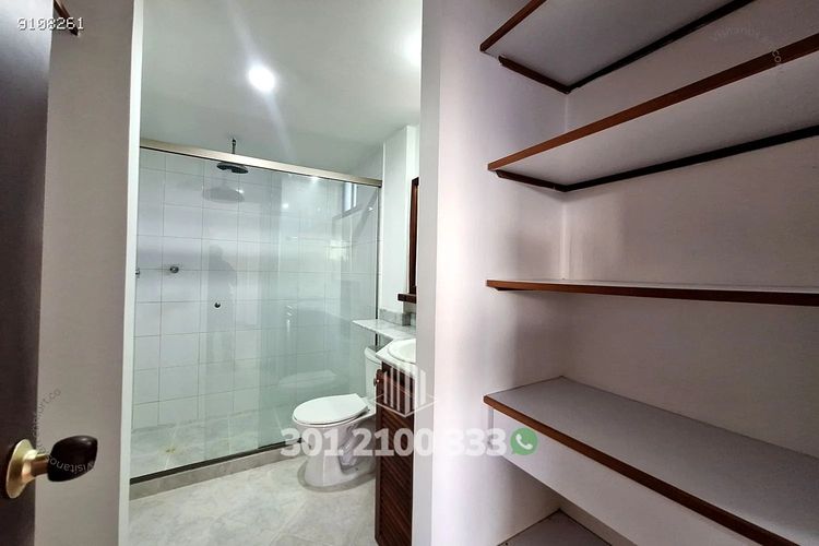 Apartamento de 2 alcobas en arriendo en El Castillo, Medellín, 95 m² · foto 21 de 24
