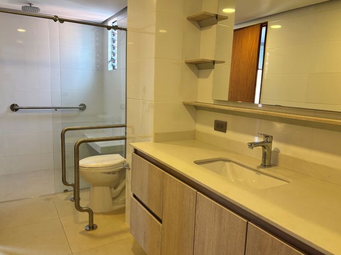 Apartamento de 3 alcobas en venta en El Poblado, Medellín, 183 m² · foto 10 de 12