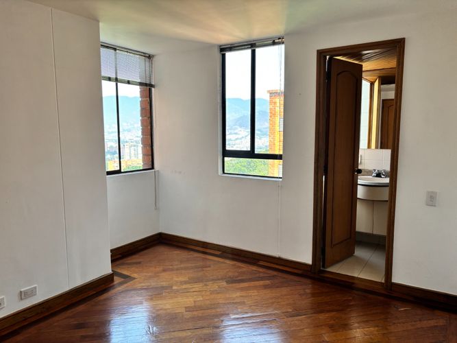 Apartamento de 3 alcobas en venta en El Poblado, Medellín, 183 m² · foto 9 de 12