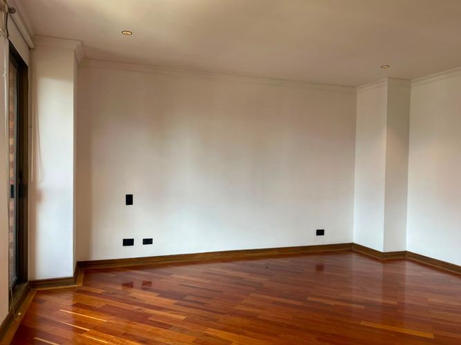 Apartamento de 3 alcobas en arriendo en Los Balsos, Medellín, 211 m² · foto 11 de 18