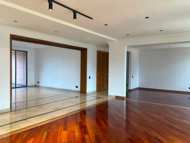 Apartamento de 3 alcobas en arriendo en Los Balsos, Medellín, 211 m² · foto 14 de 18