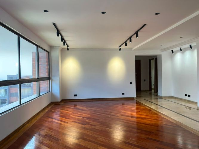 Apartamento de 3 alcobas en arriendo en Los Balsos, Medellín, 211 m² · foto 15 de 18