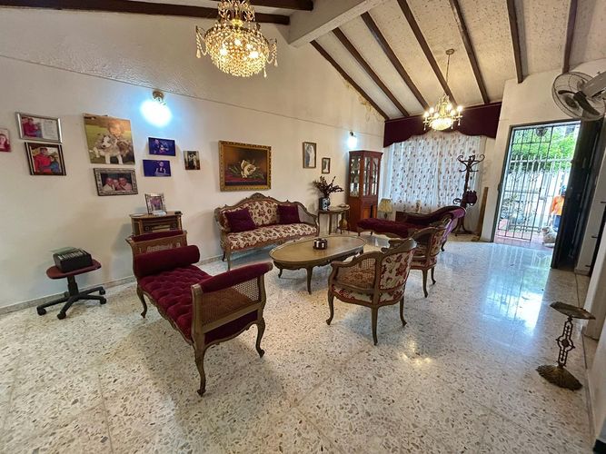Casa de 4 alcobas en venta en Santa Anita, Cali, 250 m² · foto 2 de 24