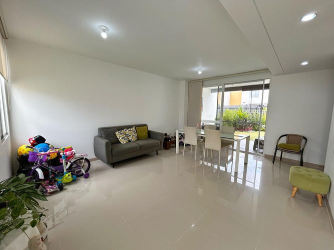 Casa de 4 alcobas en venta en El Castillo, Jamundí, 145 m² · foto 3 de 24