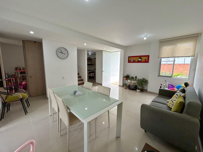 Casa de 4 alcobas en venta en El Castillo, Jamundí, 145 m² · foto 4 de 24
