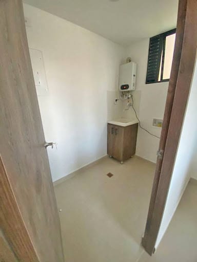 Apartamento de 3 alcobas en arriendo en El Porvenir, Medellín, 90 m² · foto 4 de 14