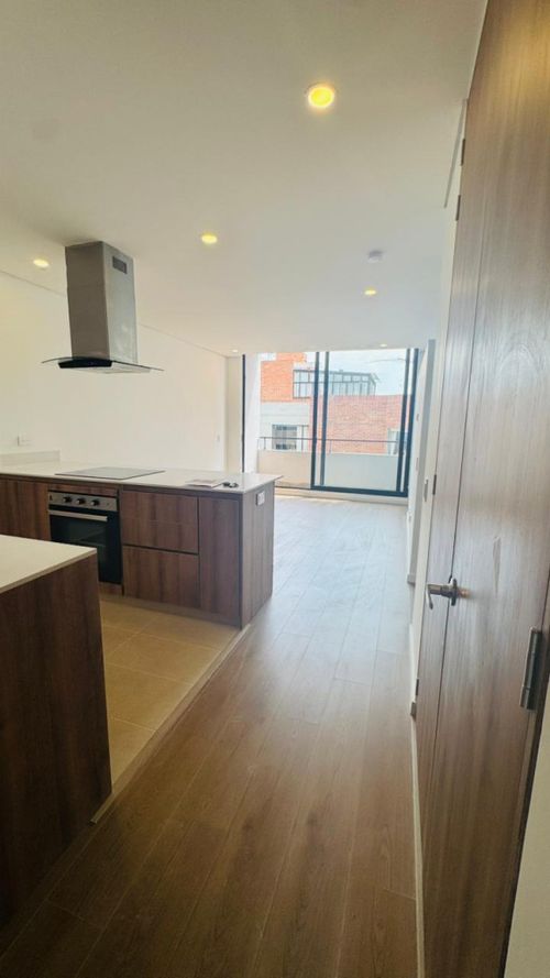 Apartamento de 1 alcoba en venta en Cedritos, Bogotá, 56 m² · foto 3 de 15