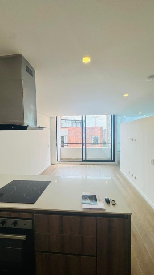 Apartamento de 1 alcoba en venta en Cedritos, Bogotá, 56 m² · foto 9 de 15