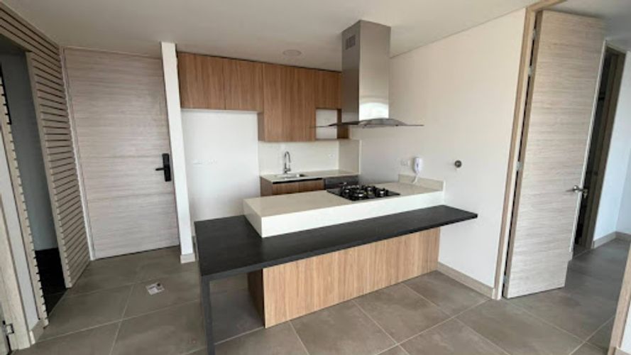 Apartamento de 2 alcobas en arriendo en Los Balsos, Medellín, 87 m² · foto 2 de 15
