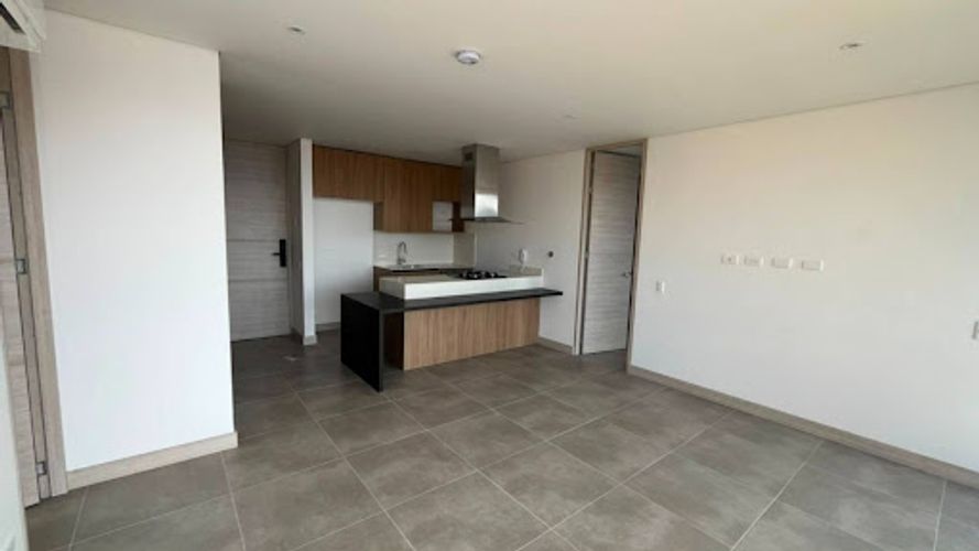Apartamento de 2 alcobas en arriendo en Los Balsos, Medellín, 87 m² · foto 3 de 15