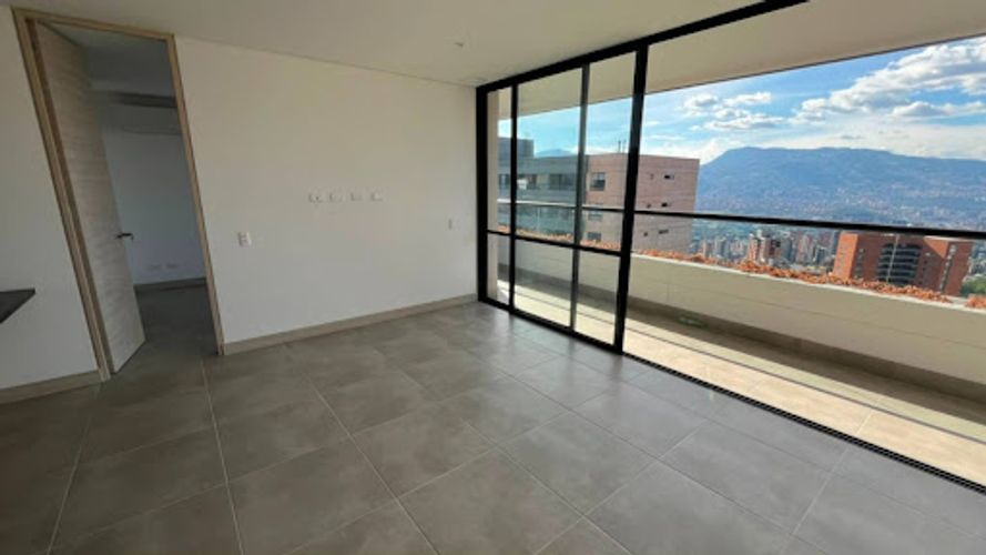 Apartamento de 2 alcobas en arriendo en Los Balsos, Medellín, 87 m² · foto 4 de 15