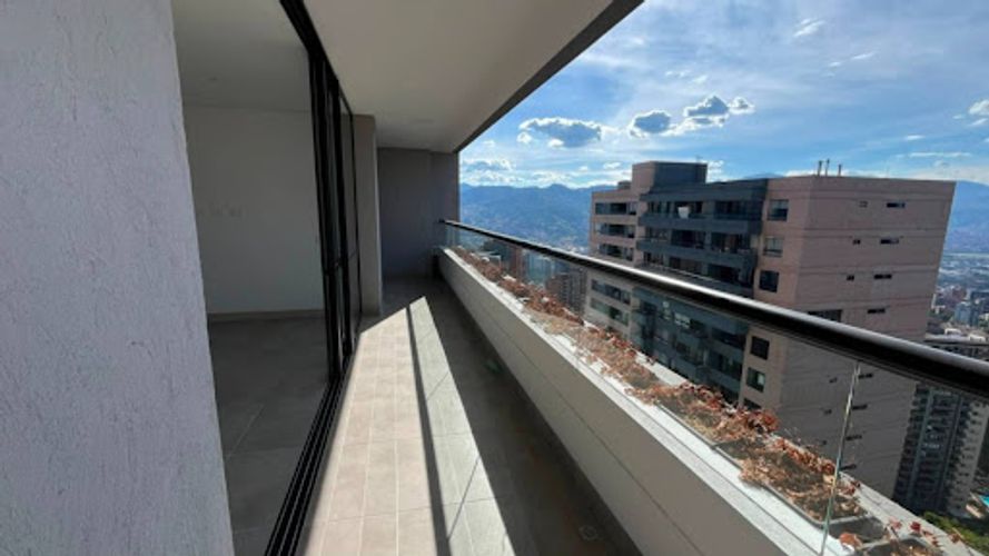 Apartamento de 2 alcobas en arriendo en Los Balsos, Medellín, 87 m² · foto 5 de 15