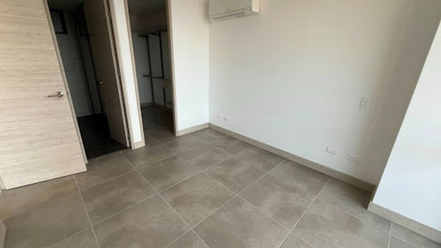 Apartamento de 2 alcobas en arriendo en Los Balsos, Medellín, 87 m² · foto 10 de 15