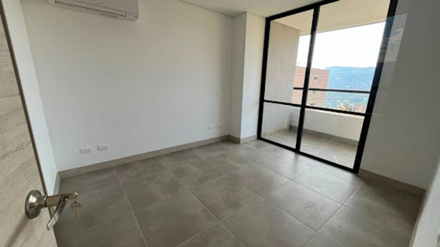 Apartamento de 2 alcobas en arriendo en Los Balsos, Medellín, 87 m² · foto 11 de 15