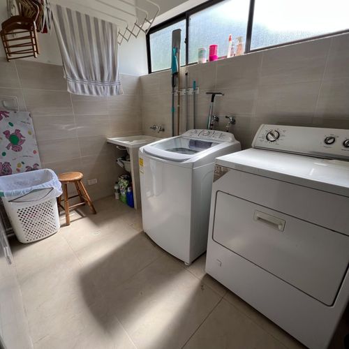 Casa de 5 alcobas en venta en Ruitoque, Floridablanca, 307 m² · foto 11 de 24