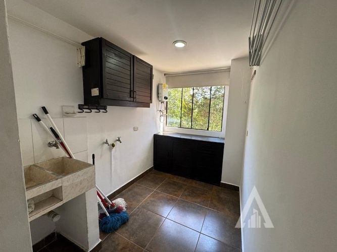 Apartamento en venta en El Poblado, Medellín · foto 2 de 24