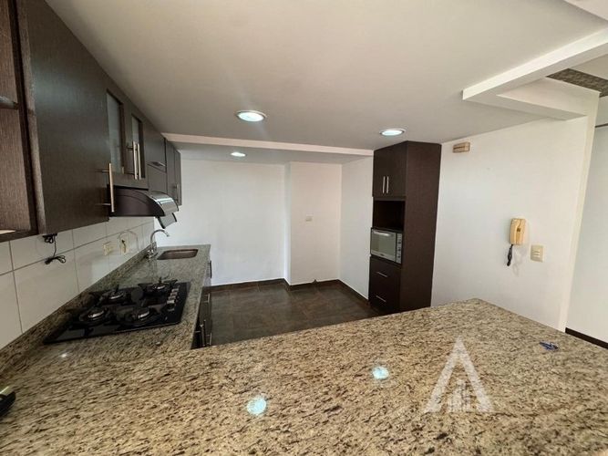 Apartamento en venta en El Poblado, Medellín · foto 3 de 24