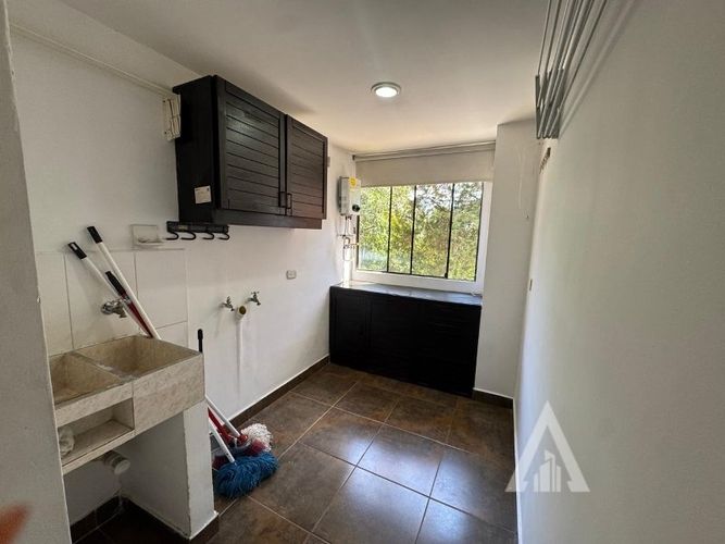 Apartamento en venta en El Poblado, Medellín · foto 4 de 24