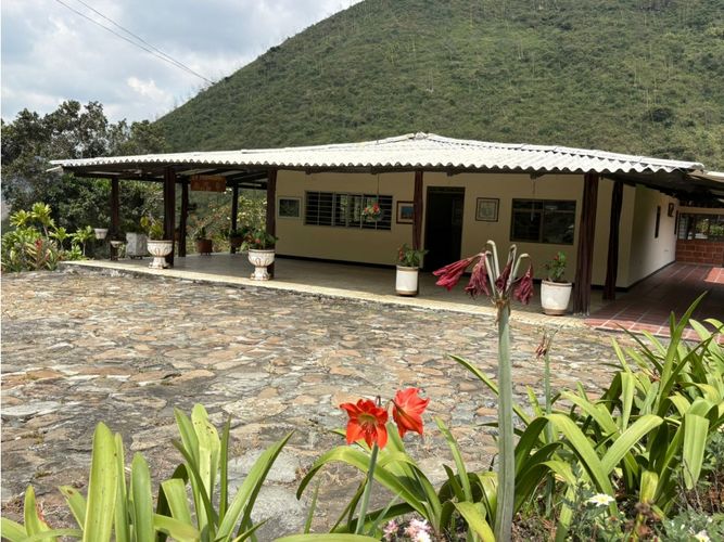 Finca en venta en Pedregal, Yumbo, 575 m² · foto 3 de 24